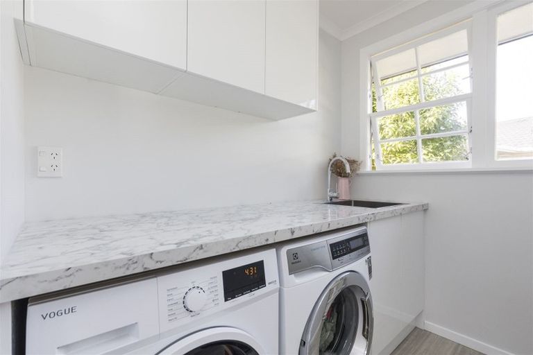 Photo of property in 23 Redwood Grove, Hokowhitu, Palmerston North, 4410