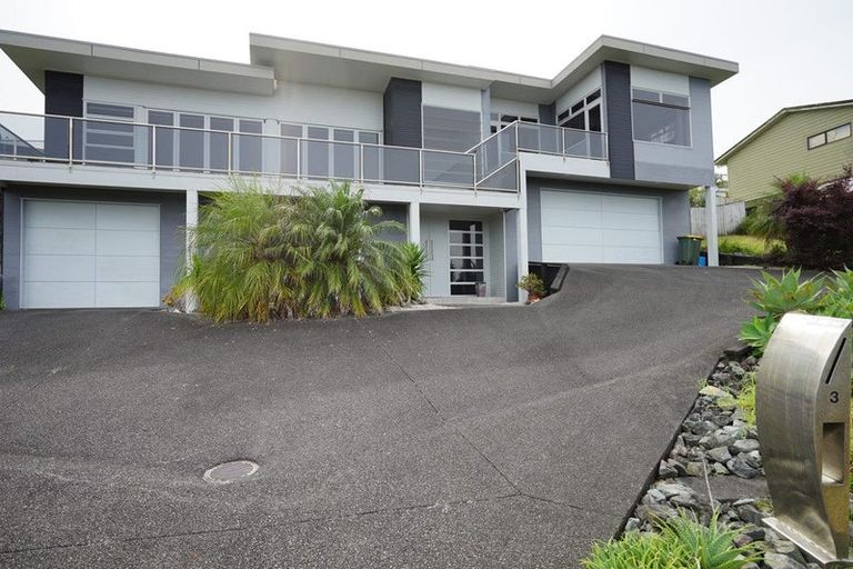 Photo of property in 3 Orewa Heights Crescent, Orewa, 0931