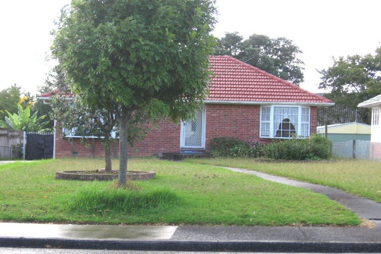 Photo of property in 41 Vodanovich Road, Te Atatu South, Auckland, 0610