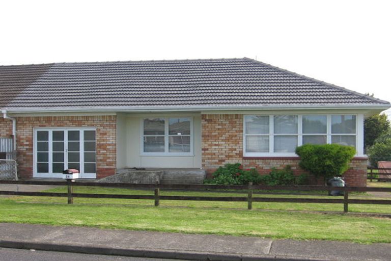 Photo of property in 1/2a Hollinbrigg Place, Manurewa, Auckland, 2102