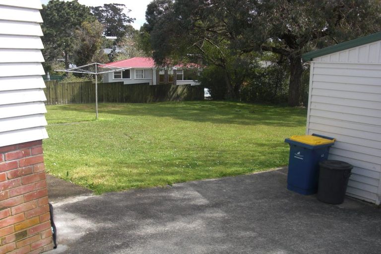 Photo of property in 83 Barrys Road, Glendene, Auckland, 0602