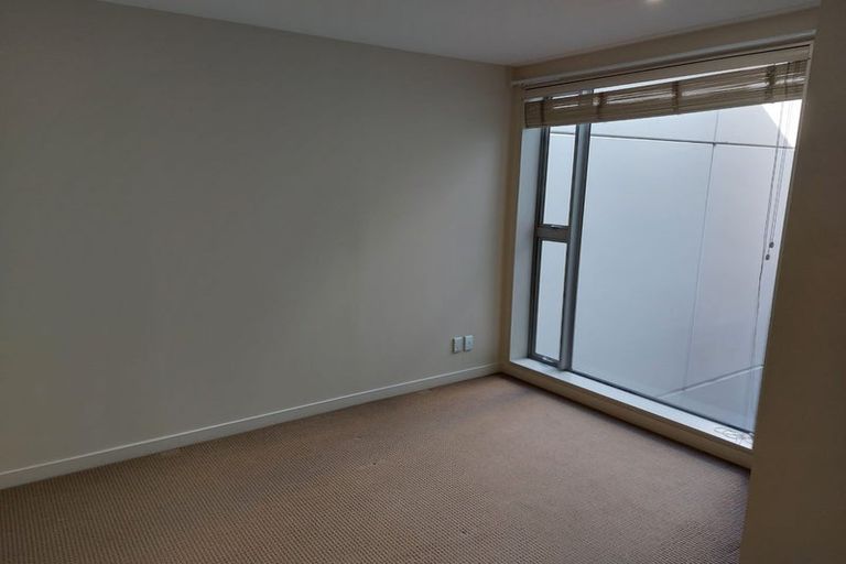 Photo of property in Portal Apartments, 7a/42 Cable Street, Te Aro, Wellington, 6011