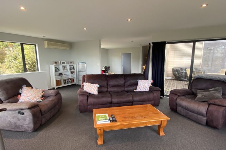 Photo of property in 17 Law Lane, Mount Pleasant, Christchurch, 8081