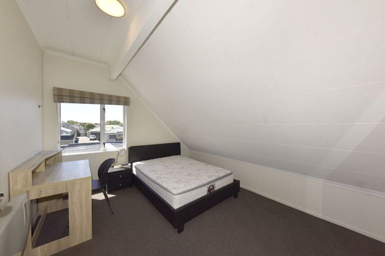 Photo of property in 389 Yaldhurst Road, Russley, Christchurch, 8042