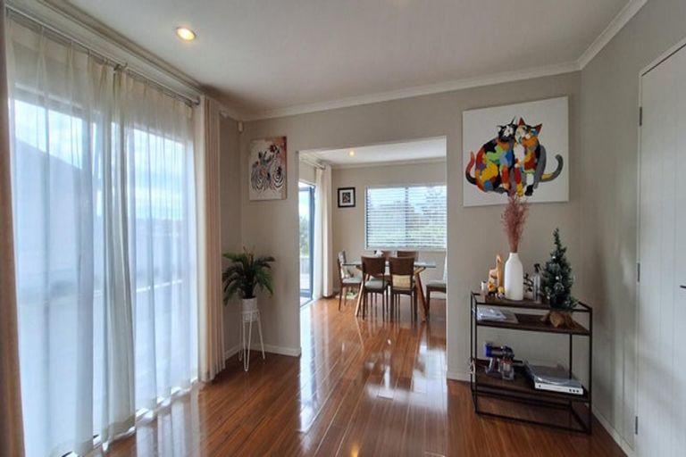 Photo of property in 34 Borneo Drive, Fairview Heights, Auckland, 0632