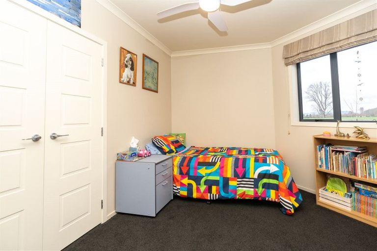 Photo of property in 32 Marshmeadow Road, Newstead, Hamilton, 3286