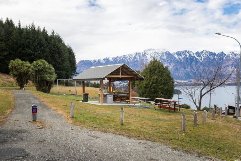 Photo of property in 136 Fernhill Road, Fernhill, Queenstown, 9300