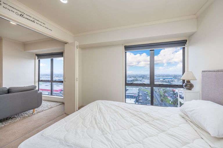 Photo of property in The Rennaissance, 13f/18 Ronwood Avenue, Manukau, Auckland, 2104
