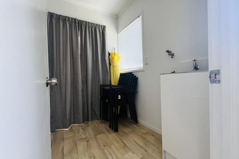 Photo of property in 98 Victoria Street, Coromandel, 3506