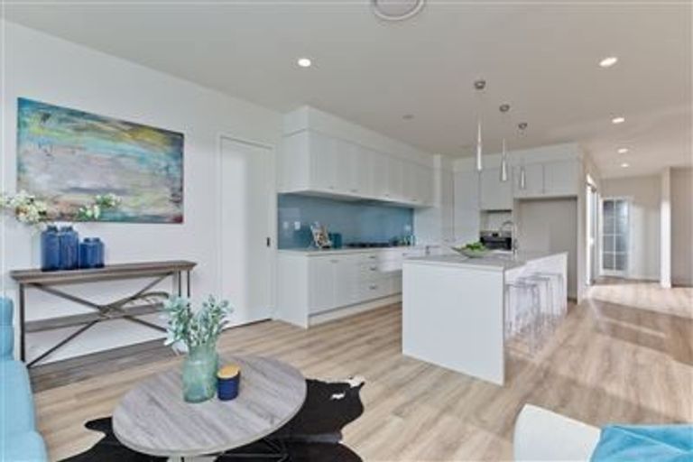 Photo of property in 51 Harvest Avenue, Orewa, 0931