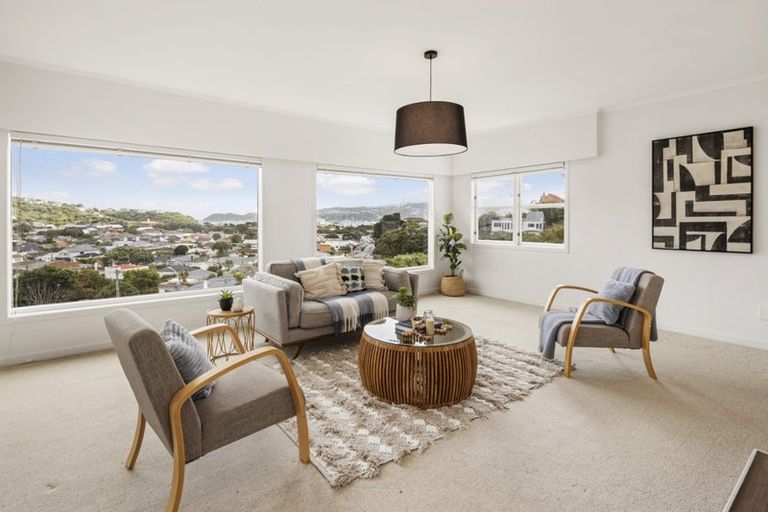 Photo of property in 36 Tio Tio Road, Miramar, Wellington, 6022