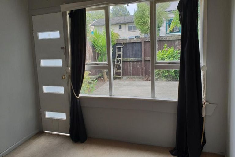 Photo of property in 8 Bass Street, Woolston, Christchurch, 8062