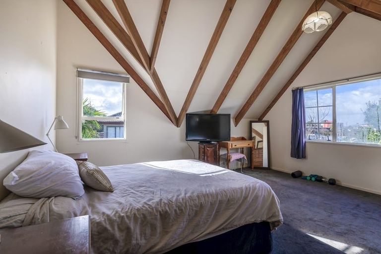 Photo of property in 13 Noel Williams Place, Windsor Park, Auckland, 0630