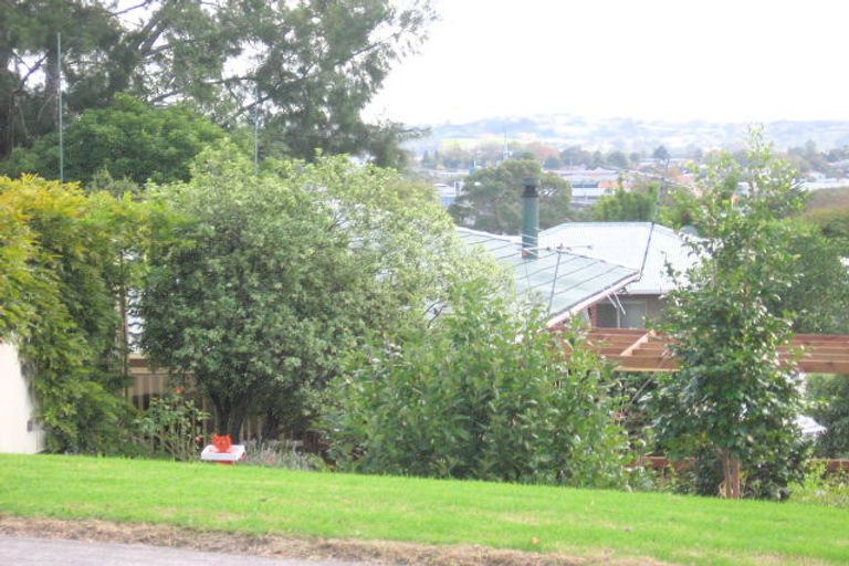 Photo of property in 2/38 Lavelle Road, Henderson, Auckland, 0612