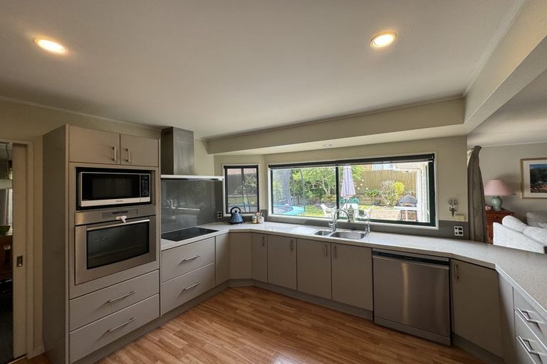 Photo of property in 3 West Fairway, Golflands, Auckland, 2013