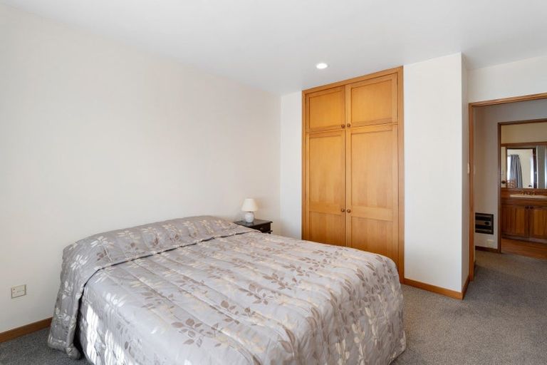 Photo of property in 1/102 Apsley Drive, Avonhead, Christchurch, 8042