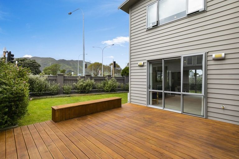 Photo of property in 60 Whites Line West, Woburn, Lower Hutt, 5010