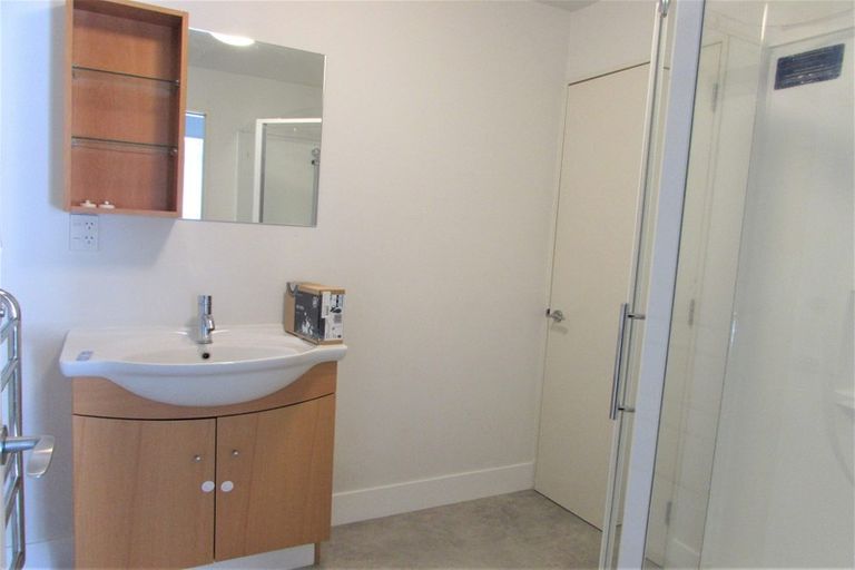 Photo of property in Budget Car Rental, 9/81 Ghuznee Street, Te Aro, Wellington, 6011