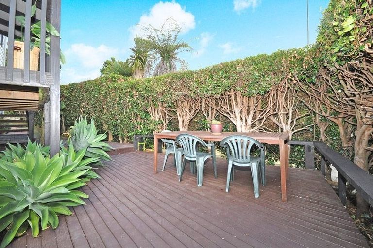 Photo of property in 2/20 Verbena Road, Birkdale, Auckland, 0626