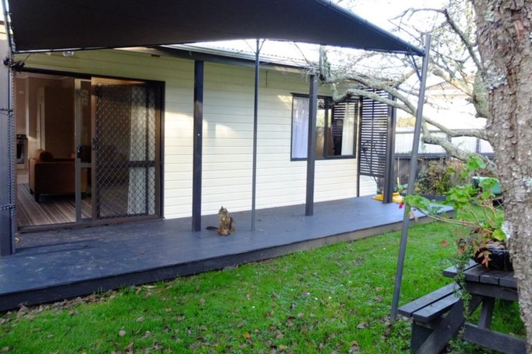 Photo of property in 25 La Perouse Street, Botany Downs, Auckland, 2010