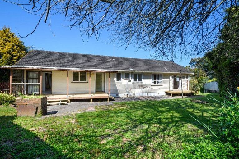 Photo of property in 6 Palmer Avenue, Glen Eden, Auckland, 0602