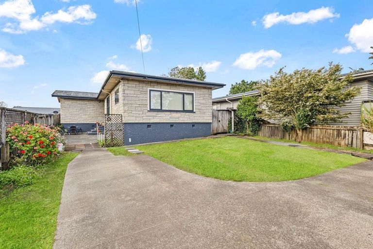 Photo of property in 16 Waterview Road West, Stanley Point, Takanini, 0624
