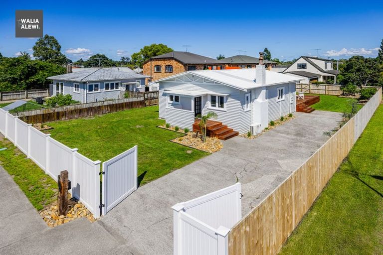 Photo of property in 22 Henderson Avenue, Tuakau, 2121