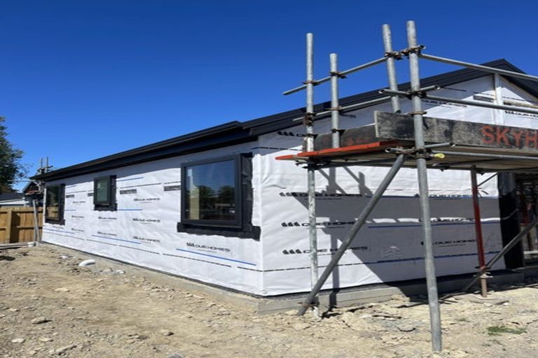 Photo of property in 209 Main North Road, Redwood, Christchurch, 8051