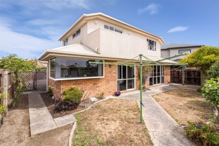 Photo of property in 15a Fieldmoor Place, Parklands, Christchurch, 8083