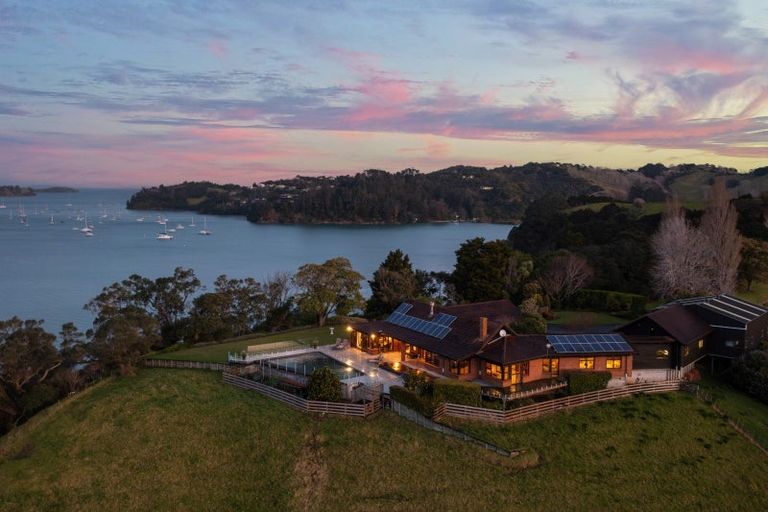 Photo of property in 453 Mahurangi West Road, Mahurangi West, Warkworth, 0983