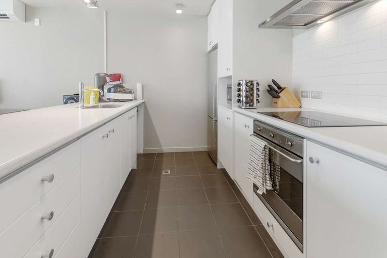 Photo of property in Montreaux Apartments, 7h/164 The Terrace, Wellington Central, Wellington, 6011