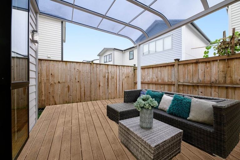 Photo of property in 15 Silvereye Road, Hobsonville, Auckland, 0616