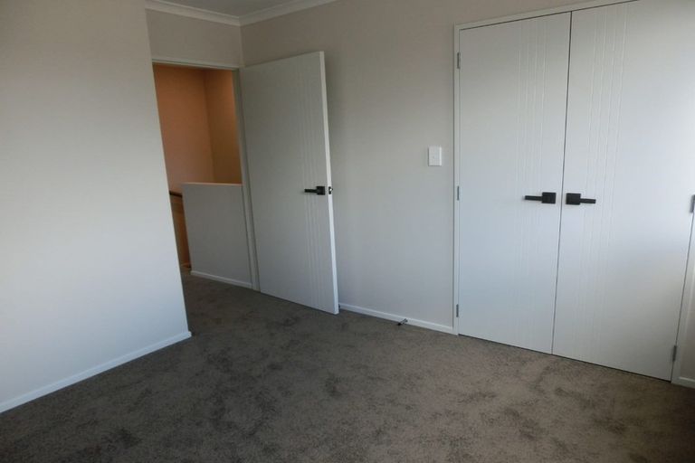 Photo of property in 8/66 Swanson Road, Henderson, Auckland, 0610