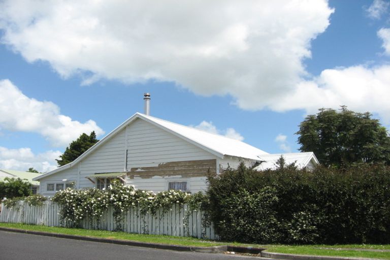 Photo of property in 11 Beach Road, Takanini, 2112