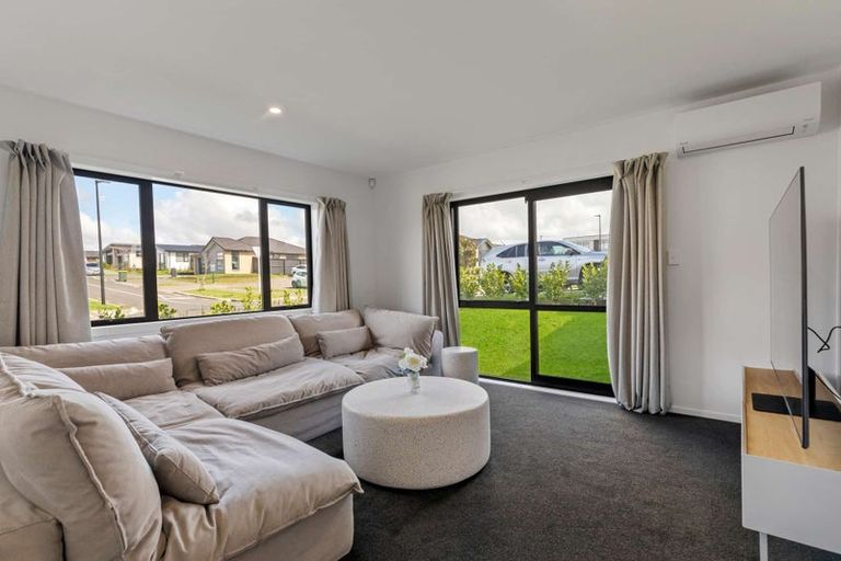 Photo of property in 3 Rosslands Avenue, Karaka, 2124