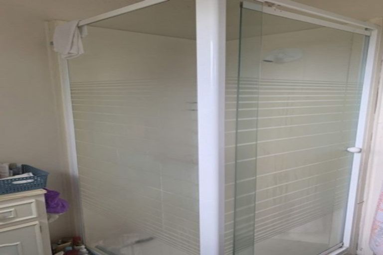 Photo of property in 1/227 East Coast Road, Campbells Bay, Auckland, 0620