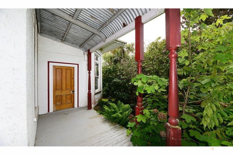 Photo of property in 66 Timaru Road, Waimate, 7924