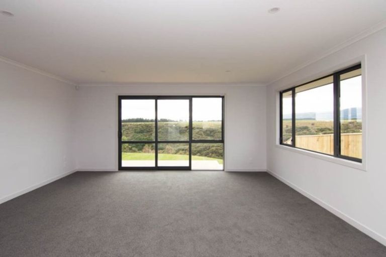 Photo of property in 35 Silicon Way, Fitzherbert, Palmerston North, 4410