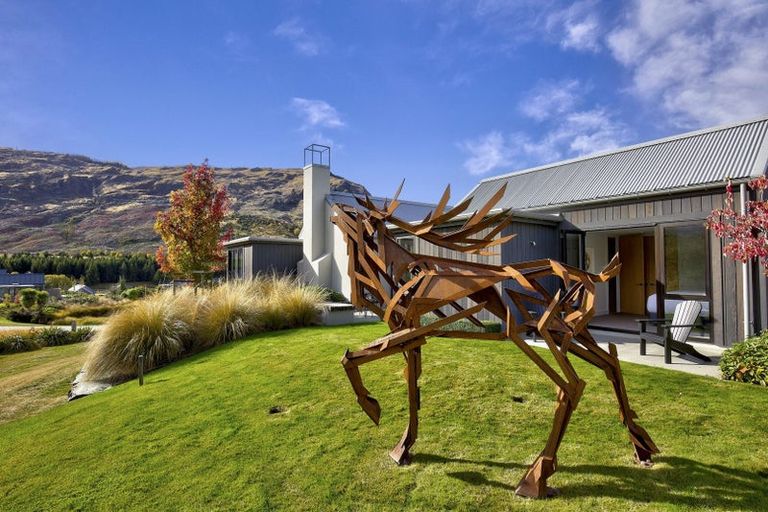 Photo of property in 4 Owen Marshall Lane, Arrowtown, 9371