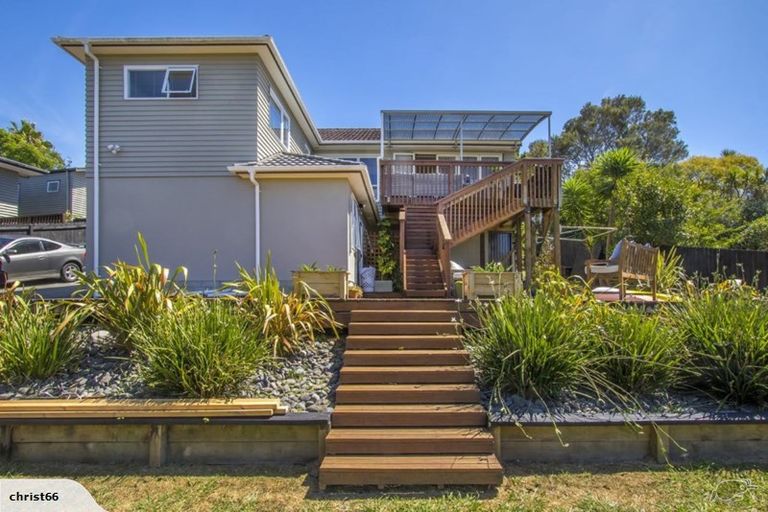 Photo of property in 27a Eastglen Road, Glen Eden, Auckland, 0602