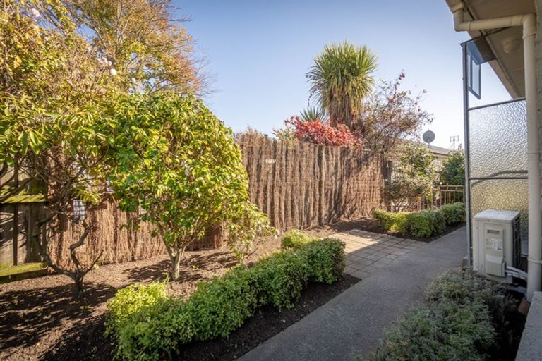 Photo of property in 3/225 Edgeware Road, Edgeware, Christchurch, 8013