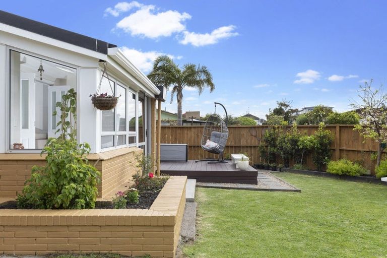 Photo of property in 2/15 Vivian Wilson Drive, Eastern Beach, Auckland, 2012