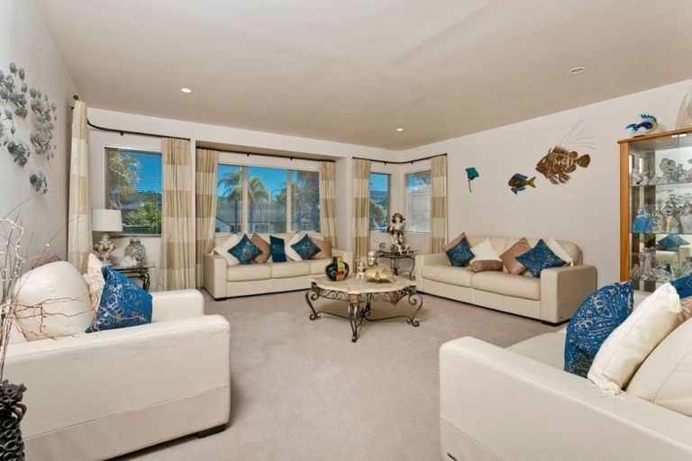 Photo of property in 7 Calypso Way, Unsworth Heights, Auckland, 0632