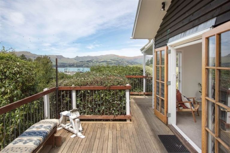 Photo of property in 55a Hawkhurst Road, Lyttelton, 8082
