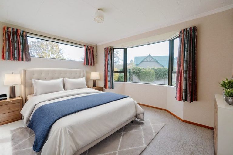 Photo of property in 2 Raeburn Place, Gore, 9710