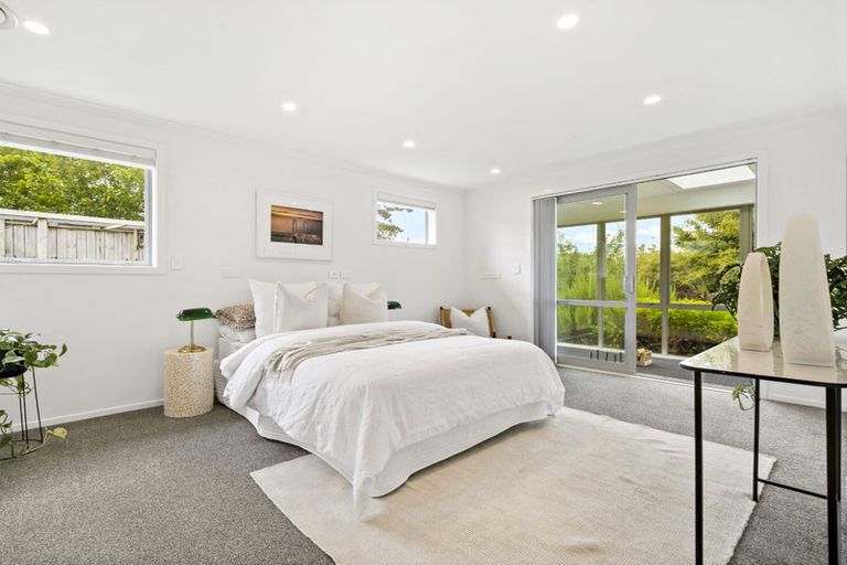 Photo of property in 21 Eric Farley Drive, Kumeu, 0810