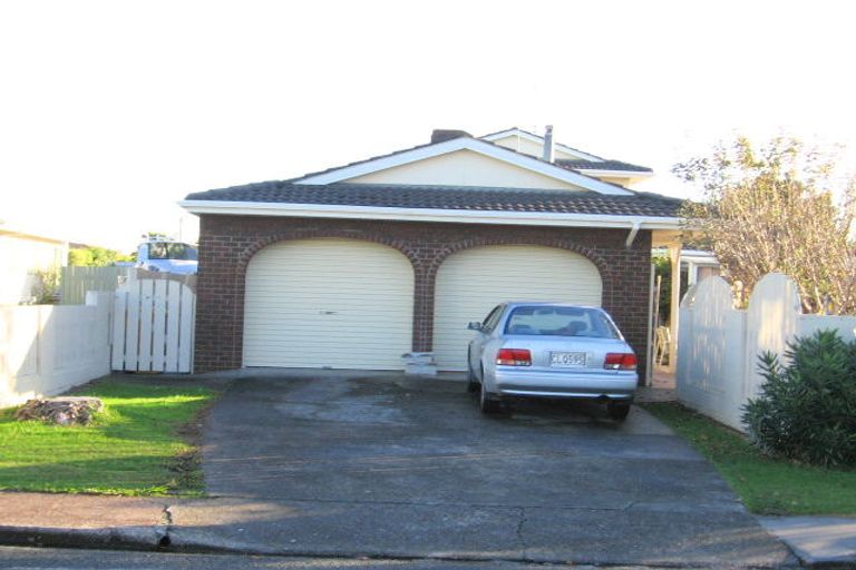 Photo of property in 18 Hatton Road, Orewa, 0931