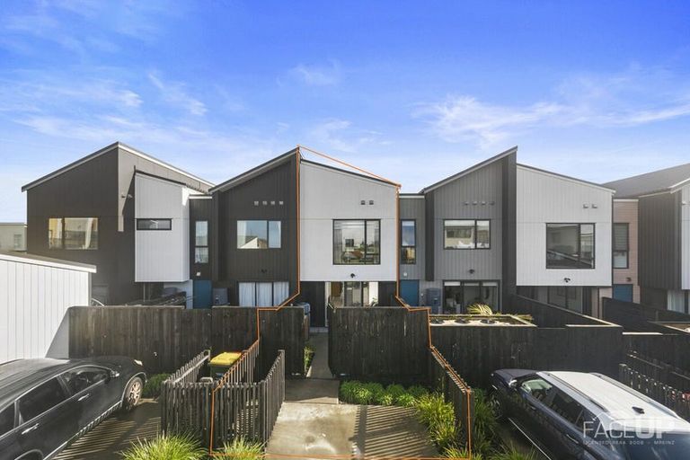 Photo of property in 18 Walter Merton Road, Hobsonville, Auckland, 0616
