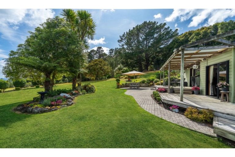 Photo of property in 168 Carter Road, Oratia, Auckland, 0604