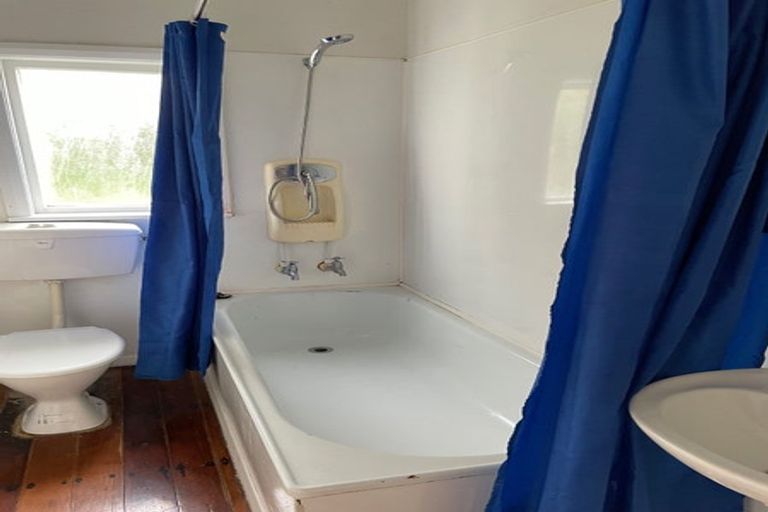 Photo of property in 23 Melrose Road, Island Bay, Wellington, 6023